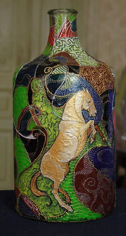 бутылка( 5 л) высота 35см  витражные краски Nerchaw, акриловые контуры Decola, акриловые краски Гамма.