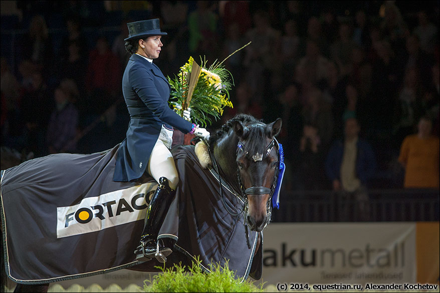 http://www.equestrian.ru/photos/photoreport2014/10_tihs/AK__3265_Merkulova_MisterX.jpg